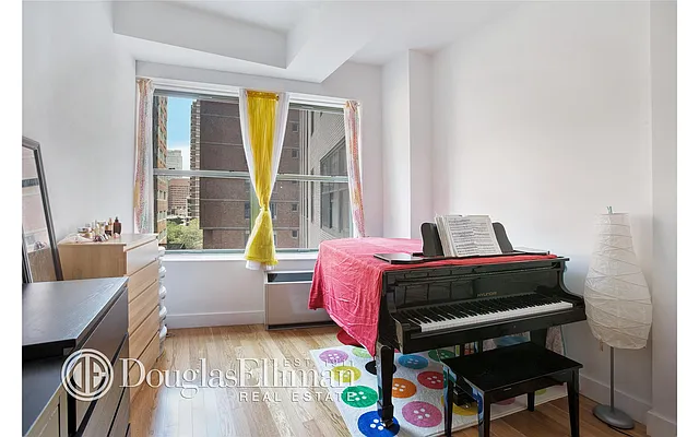 Rented by Douglas Elliman | media 17