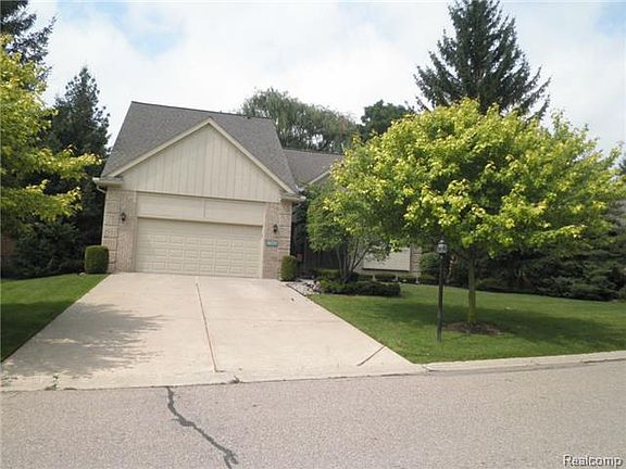 2nd image of 16725 Country Knoll Dr #13