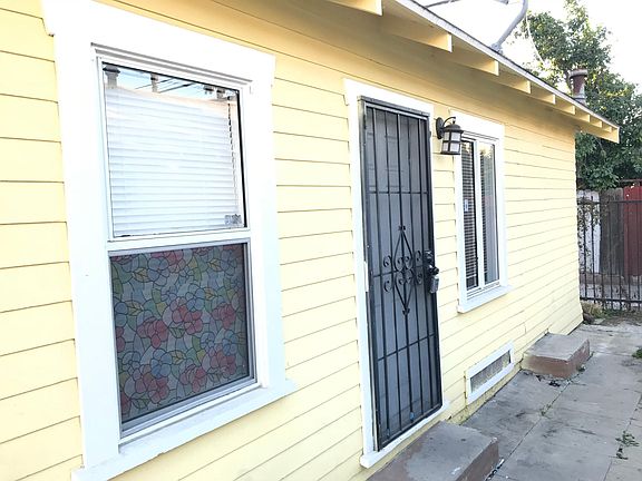 2nd image of 2483 Pasadena Ave
