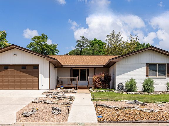 2nd image of 708 Mockingbird Lane