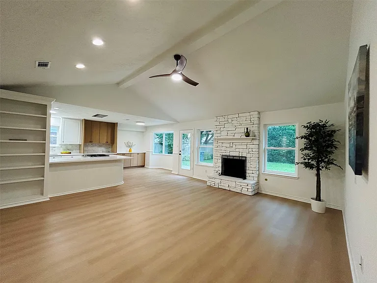 12118 Dorrance Ln — Photo 2