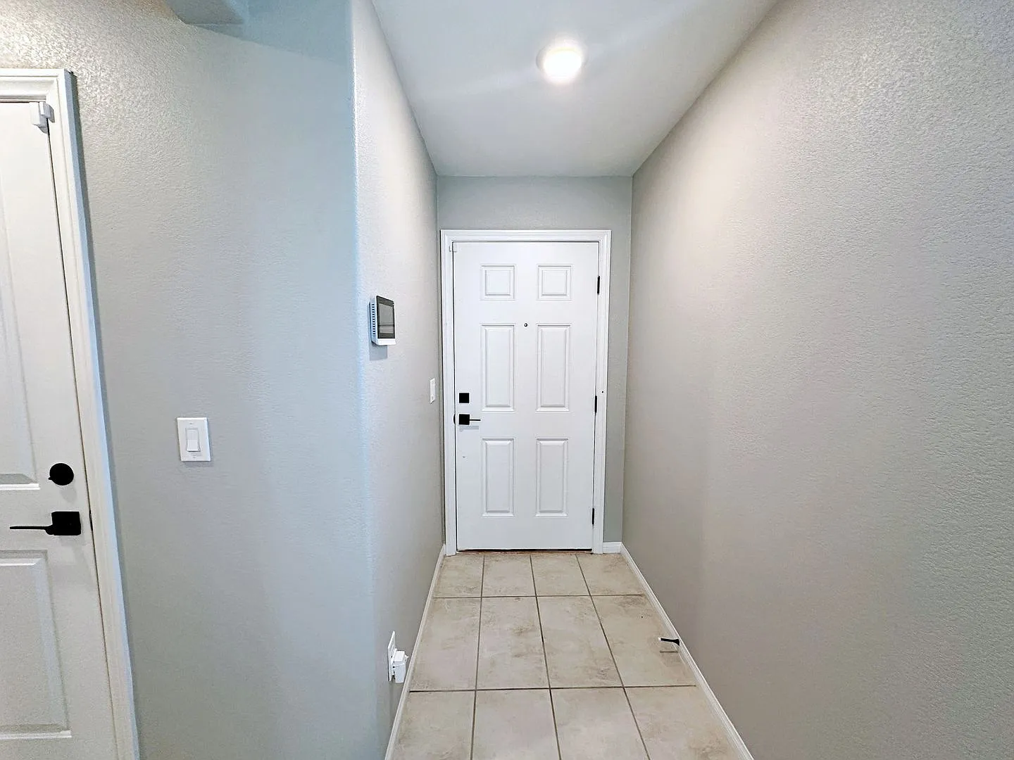 4 Bedroom + Loft Home In Gated Community — Photo 4