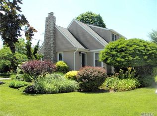 62 Capitolian Blvd, Rockville Centre, NY 11570