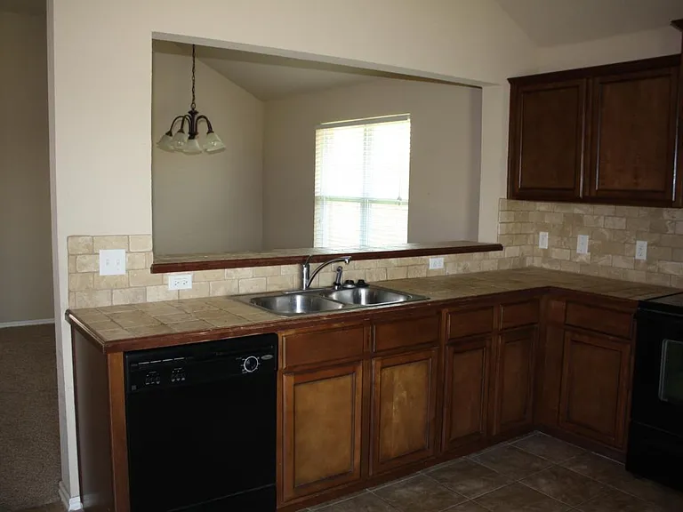 4707 SW Malcom Rd — Photo 5