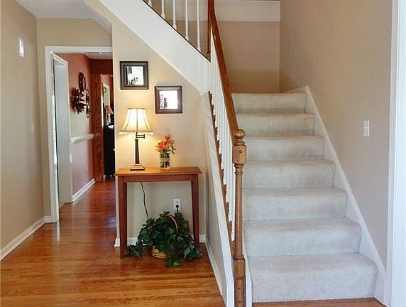 2nd image of 15 Wren Field Ln