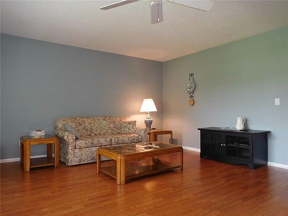 3rd image of 65 Woodland Dr