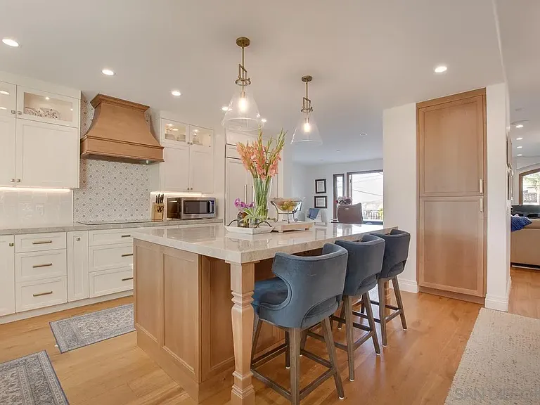 7768 Prospect Pl — Photo 12