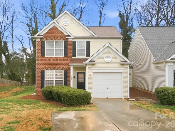 885 Autumn Rain Ln, Charlotte, NC 28209
