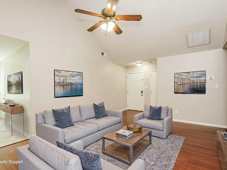 12907 Silbury Ln — Photo 3