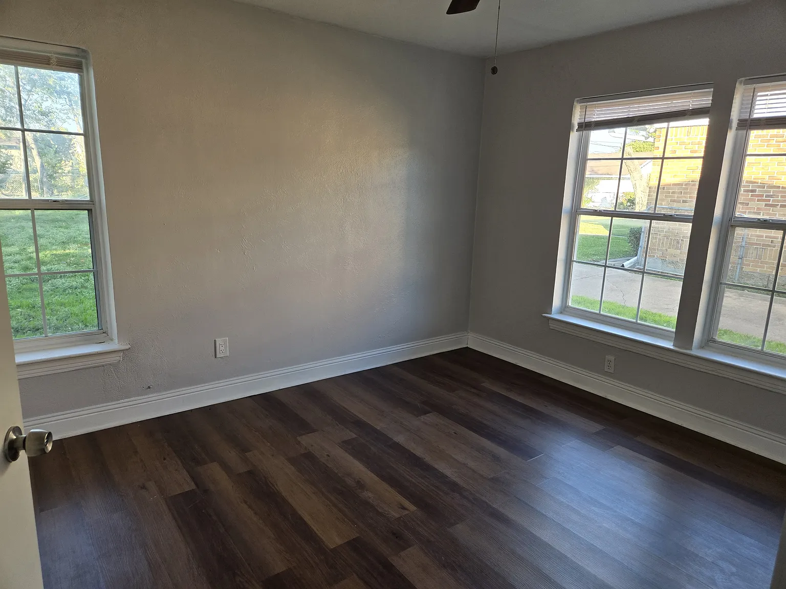 4 bed, 2.5 bath, 1500 sqft, $2,300 — Photo 2