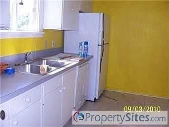 2nd image of 1102 Nevada St