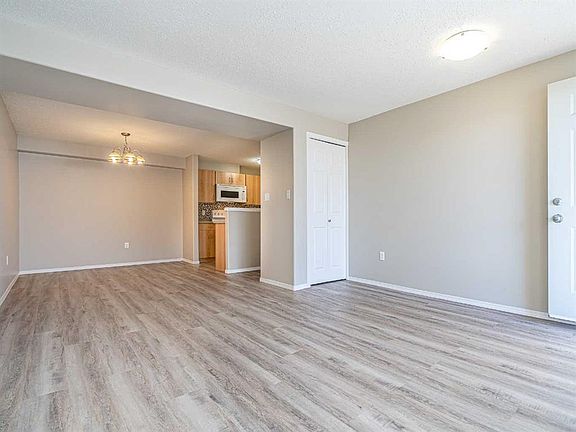 5th image of 1901 52nd Ave #1