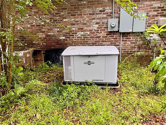 2nd image of 615 Skyline Dr W