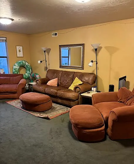 4 bed, 1245 sqft, $555 — Photo 3