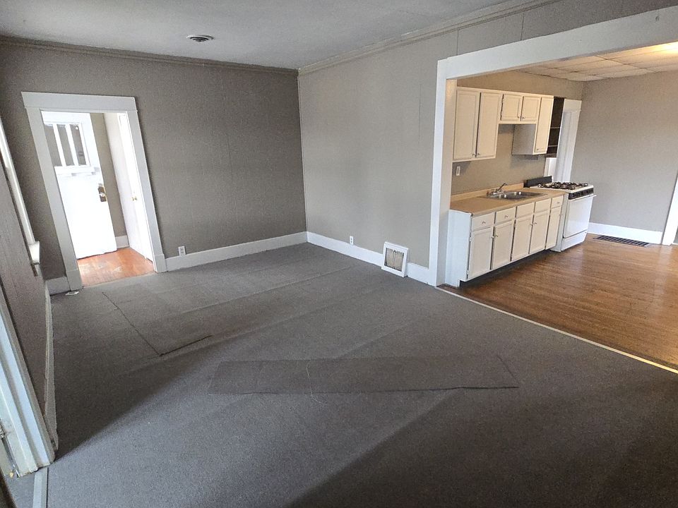 1st image of 212 W Hospital Dr