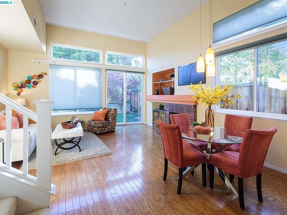 1st image of 82 Crystal Cove Ct