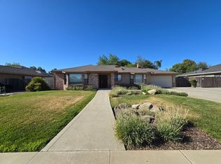 327 W Encore Dr, Hanford, CA 93230