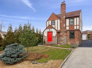 25027 Rushmore Ter, Little Neck, NY 11362