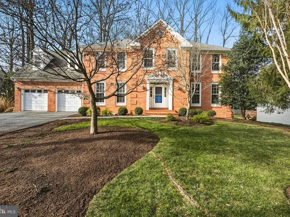 7700 Brickyard Rd, Potomac, MD 20854