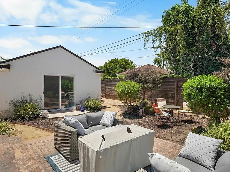 3801 Sutro Ave — Photo 26