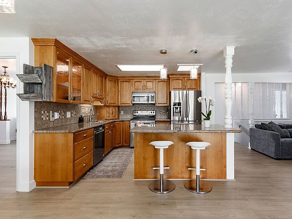 5th image of 8291 S Cravalan Cir