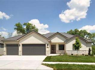 8200 Westlake Dr, Parkville, MO 64152