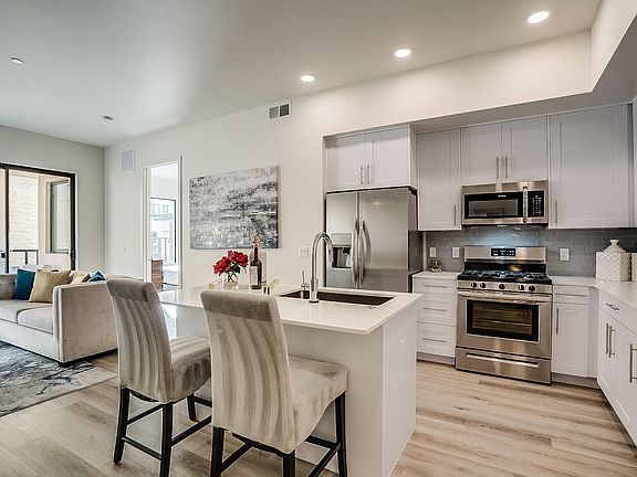 4th image of 7300 E Earll Dr #2022