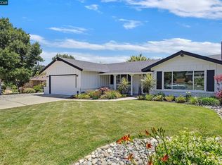 1032 Sanders Dr, Moraga, CA 94556