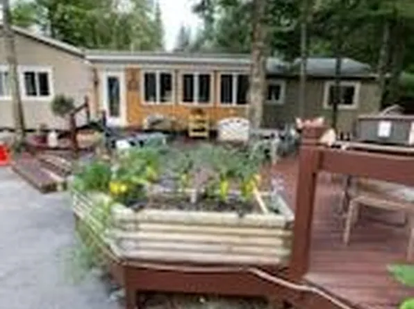 14486 Birch Pointe Dr, Kewadin, MI 49648