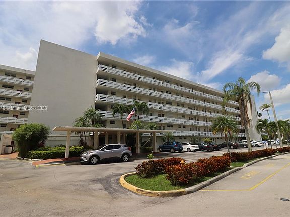 5th image of 3020 Marcos Dr APT S405