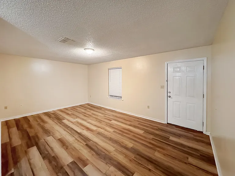 275 Concord St NE — Photo 3