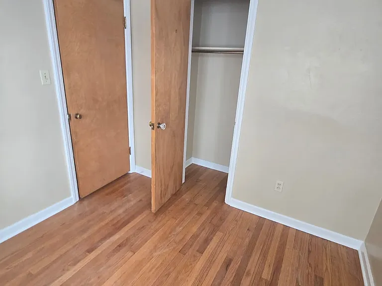 2909 Lincoln Way W #B — Photo 2