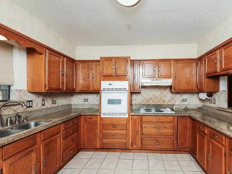 534 Aspendale Dr — Photo 3