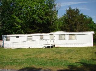 140 Boone St, Seagrove, NC 27341