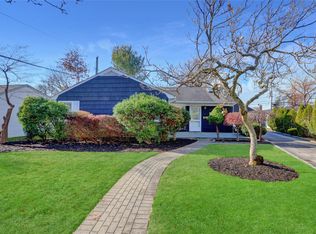 520 Lawrence Rd, West Hempstead, NY 11552