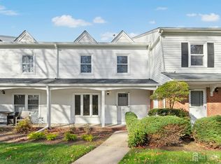 22 Maddaket Vlg, Scotch Plains, NJ 07076