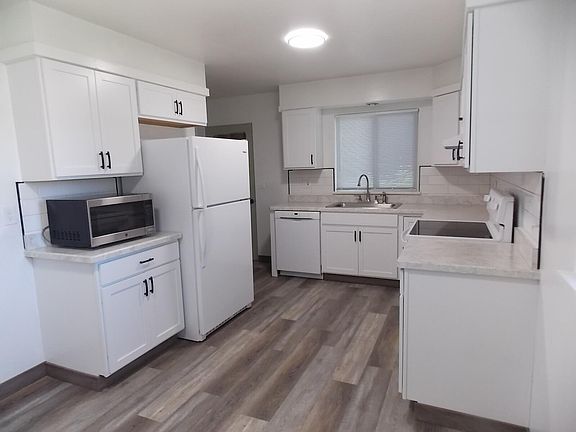 2nd image of 120 Crystal Dr