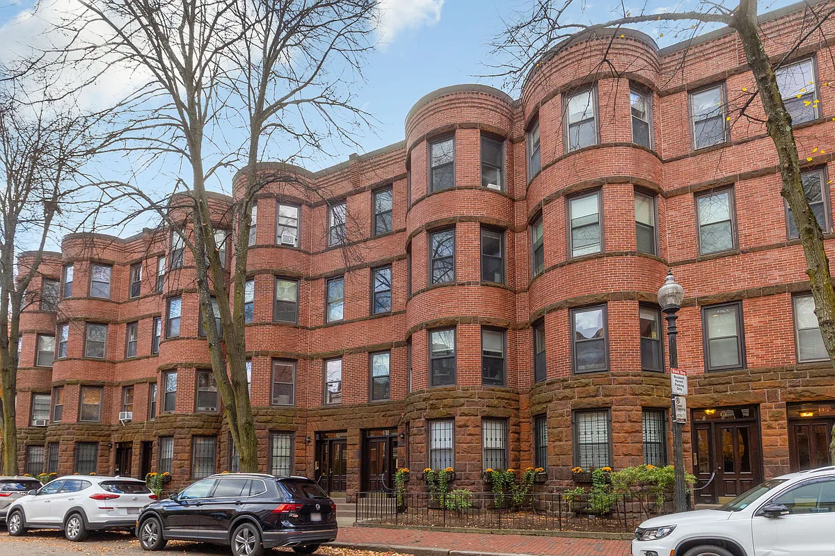 Building Photo - 17 Follen St #4