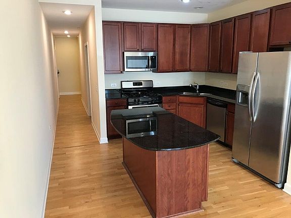 3rd image of 1124 Lake St Unit 411