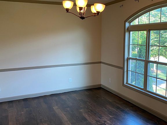 4th image of 4938 Wyeth Way