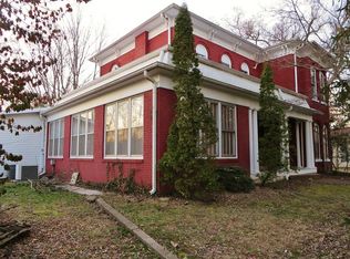 411 N 9th St, Murphysboro, IL 62966