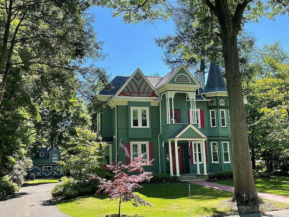 Home and carriage house 