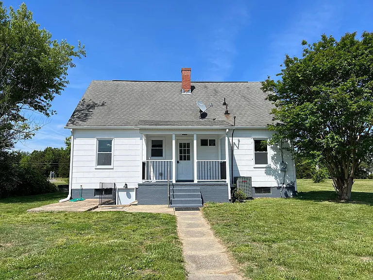 1461 Warrenton Rd — Photo 3