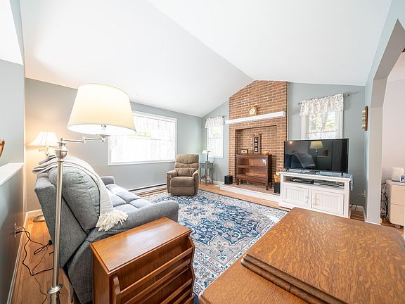 4th image of 7 Chestnut Hill Drive