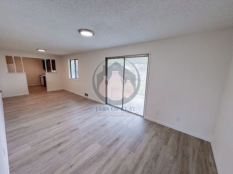 333 Connecticut Ave SE — Photo 7