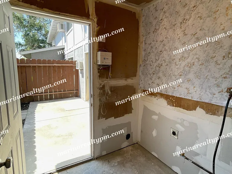 211 Del Luz Ct — Photo 35