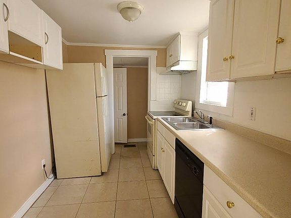 4th image of 1922 29th Ave N