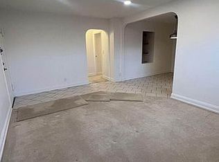69-64 137th St #12, Flushing, NY 11367