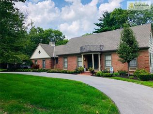 5300 W 84th Ter, Prairie Village, KS 66207