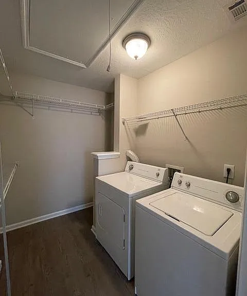 102 Bennington Ln — Photo 14